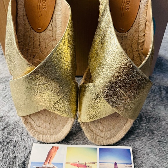 Soludos Criss Cross Platform Sandals Jupiter Gold - Picture 2 of 7